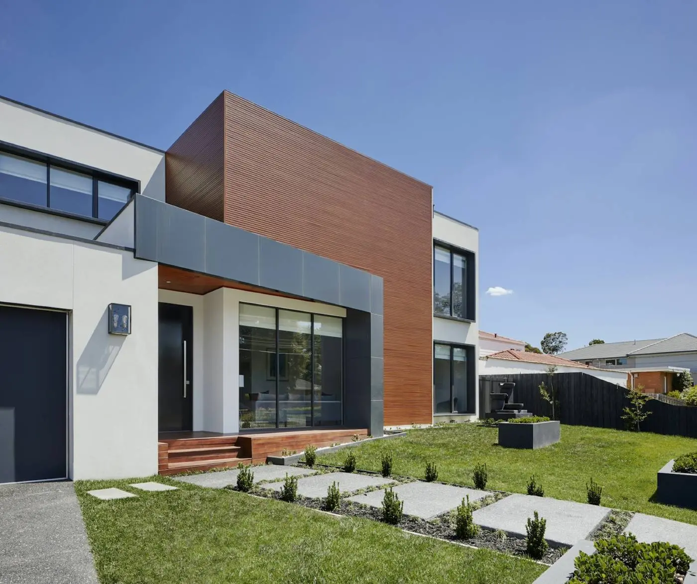 Wohn- und Geschäftshaus mit zwölf Einheiten, Südvorstadt